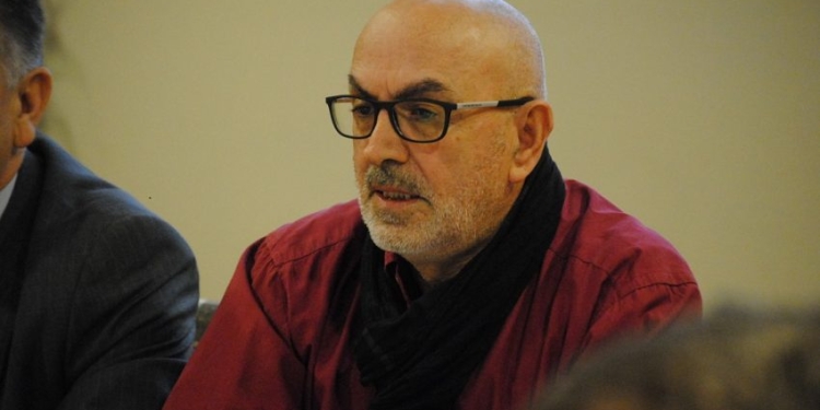 Rrugaçi i Speciales dhe kolosi Thaçi