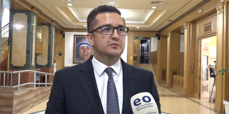 Mustafa i LDK-së për deklaratën “blejeni vetë rrymën” të kreut të ZRrE-së: Tri herë shtrenjtim, dhe ofendojnë qytetarët