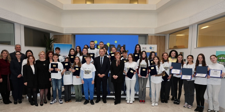 BQK shënon Javën Ndërkombëtare të Parasë 2025 me temën “Mendo para se të klikosh, për një siguri financiare nesër”