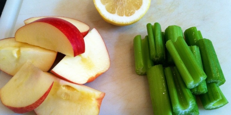 Një recetë ditore për “të qetësuar” stomakun e fryrë