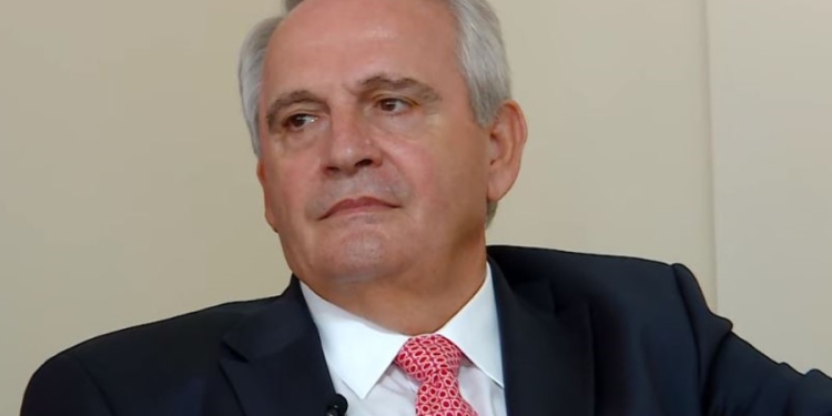 Ish-ambasadori Dedaj i bindur se votat në përfaqësitë diplomatike janë të vjedhura dhe të falsifikuara