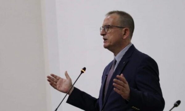 Tragjedia me 59 viktima në Koçan, ministri i Shëndetësisë tregon për gjendjen shëndetësore të të lënduarve