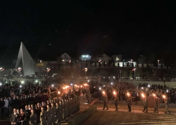 Ndizen flakadanët e lirisë në Prekaz