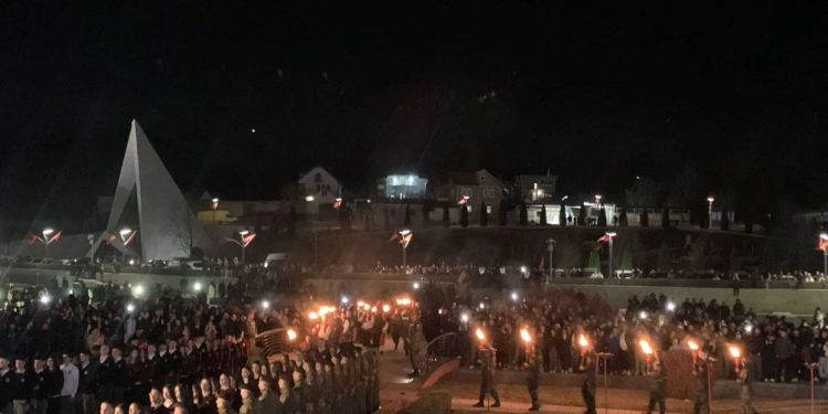 Ndizen flakadanët e lirisë në Prekaz