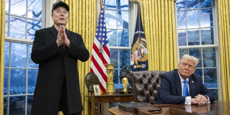 Musk ftohet në takim nga drejtori i CIA-s