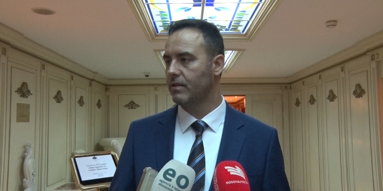 Sejdiu: Konjufca, i vetmi që s’do shpallej tradhtar nëse do e sfidonte Kurtin