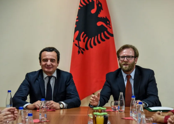 “Po lypë shqiptarë që legjitimojnë prezencën e Listes Serbe”, Haki Abazi jep opsione se si do tentojë Kurti ta bëjë qeverinë