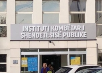 Regjistrohen disa raste me fruth në Kosovë – IKSHPK thirrje që të vaksinohen fëmijët