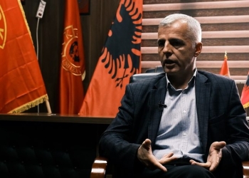 Klinaku me fjalor të ashpër ndaj Kurtit: Po e quajnë hajvan e anarkist, por ai është antikombëtar