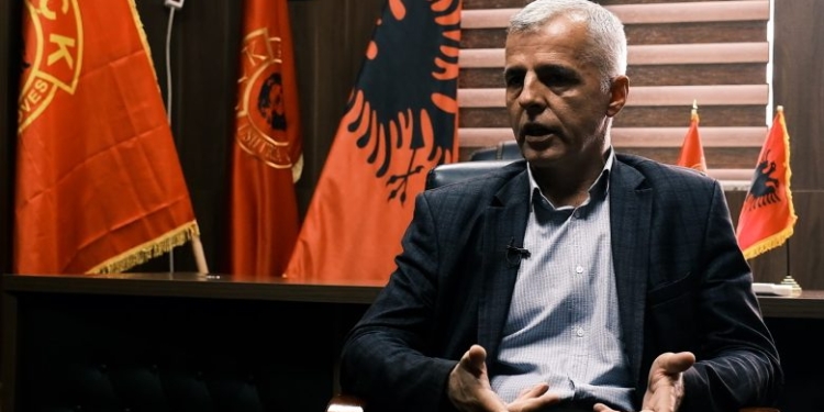 Klinaku me fjalor të ashpër ndaj Kurtit: Po e quajnë hajvan e anarkist, por ai është antikombëtar