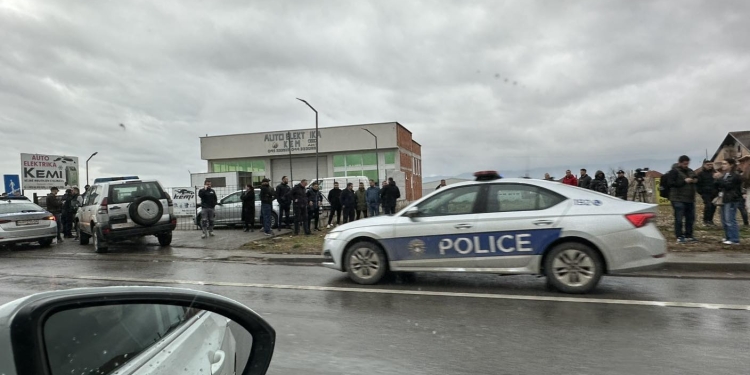 Vrasja e dyfishtë në Vushtrri, gruaja e vrarë është rreth të 40-ve