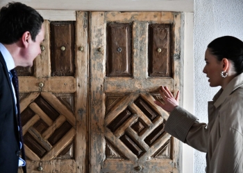 Kurti vizitoi Kullën e Mahmutbegollëve e cila është në fazën finale të restaurimit