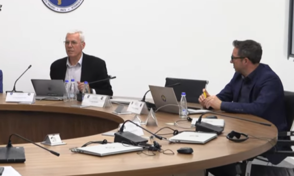 “Ju jeni krim…” | Presidentja s’e zbaton Kushtetutën, nuk i shkarkon anëtarët e VV-së në KQZ, Krasniqin e Kurteshin që akuzojnë kolegët dhe ndërhyjnë në numërimin e votave