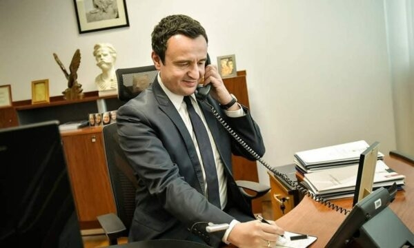 Kryeministria me deklaratë pasi Kurti ra në kurth të komedianëve rusë: Ndodhi më 11 shkurt, s’mundëm t’i kryejmë verifikimet e plota