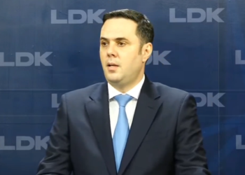 Kritikat për bllokim të qeverisë së opozitës, reagon Abdixhiku: Jeni mësuar që LDK t’ua bëjë politikën për qejf, lodheni kot, presioni po na forcon