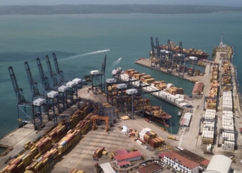 Portet në Kanalin e Panamasë do të vihen nën kontrollin amerikan