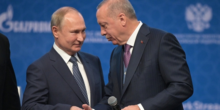 Erdogan dhe Putin zhvillojnë një bisedë telefonike, zbardhen detaje nga diskutimi mes tyre