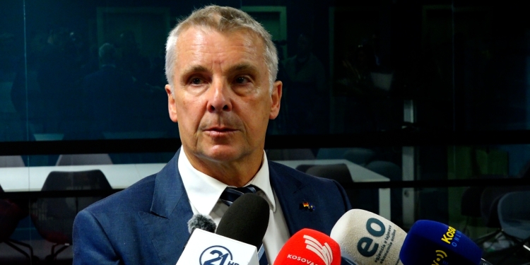 Njohja e Kosovës nga Kenia, Rohde: Reagimi i Serbisë, shkelje e rëndë e marrëveshjeve të Brukselit