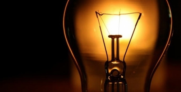 Edhe sot komentet dhe sugjerimet për shtrenjtimin e rrymës