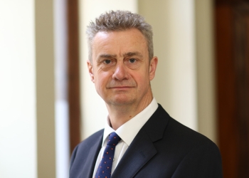 Ambasadori britanik: Konstruktiviteti në dialog hap rrugë për heqjen e masave të BE-së