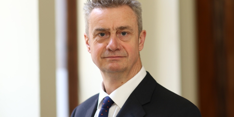 Ambasadori britanik: Konstruktiviteti në dialog hap rrugë për heqjen e masave të BE-së