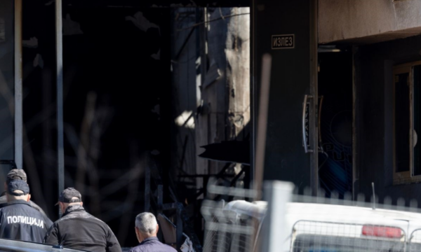 Pesë të lënduar nga zjarri në klubin e natës në Koçan ende në gjendje kritike