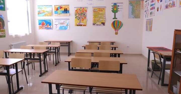 Nxënësit bojkotojnë mësimin, kërkojnë shkurtim të orarit gjatë Ramazanit