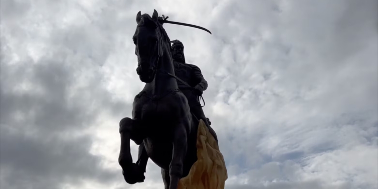 Statuja e Skënderbeut së shpejti vendoset në Paris