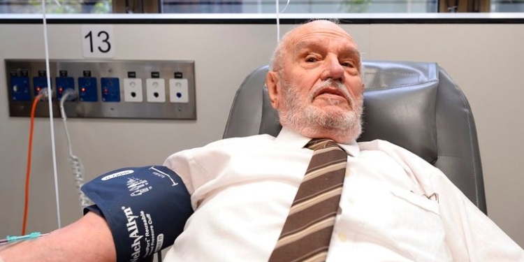 Ka vdekur dhuruesi më i madh i gjakut që shpëtoi jetën e miliona foshnjave