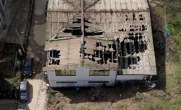 Detaje të rënda nga tragjedia në Koçan, mjeku: Të lënduarit kanë thithur elementin kancerogjen, azbest