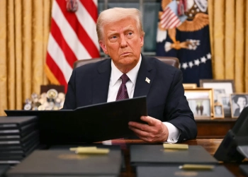 Një tjetër goditje për Kievin, Trump planifikon dëbimin e mijëra emigrantëve ukrainas