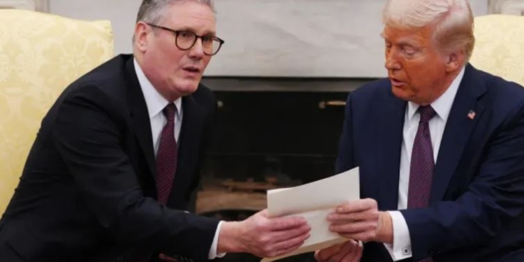 Starmer bisedon me Trump për takimin e SHBA-së me Ukrainën në Arabinë Saudite