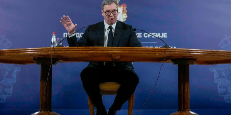 Vuçiq pas protestës masive në Beograd: E kemi kuptuar mesazhin, duhet të ndryshojmë