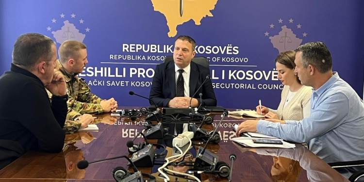 Koordinatori i Zyrës për Mbrojtje dhe Ndihmë Viktimave priti në takim përfaqësues të KFOR-it