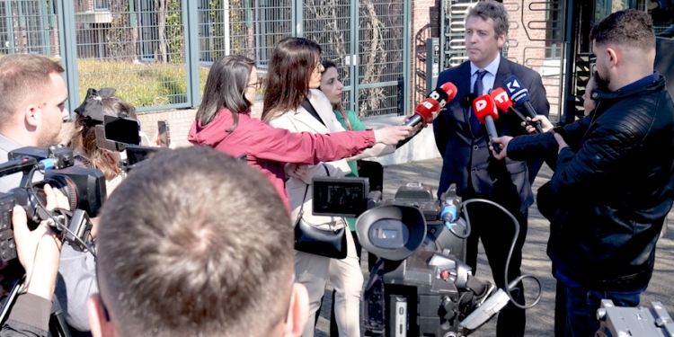 “Është optimist”, avokati i Rexhep Selimit flet nga Haga