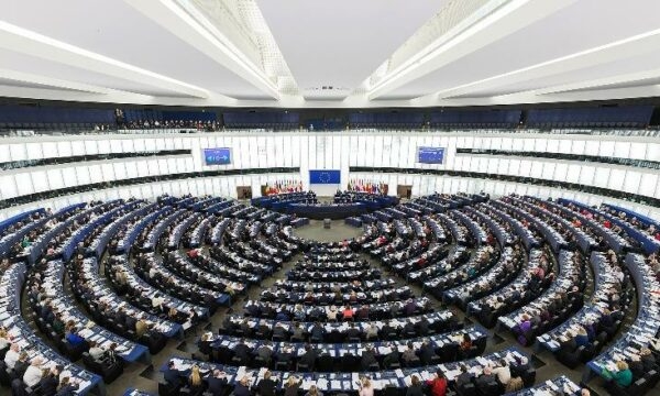 Parlamenti Evropian: Shqipëria drejt përmbylljes së negociatave deri në 2027