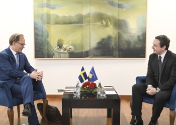 Kurti pret në takim ambasadorin suedez, flasin për aktualitetin politik në vend