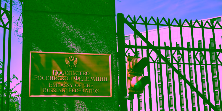 SHBA-ja dhe Rusia bisedojnë për misionet diplomatike