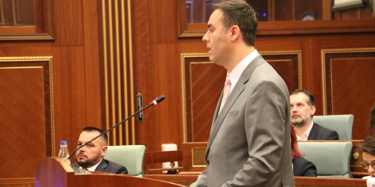 Përgatitja e seancës konstituive, cilat parti i thanë “po” ftesës së Konjufcës