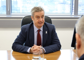 Ambasadori britanik pas dështimit të seancës: Kosova ka nevojë urgjente për Kuvend e Qeveri funksionale