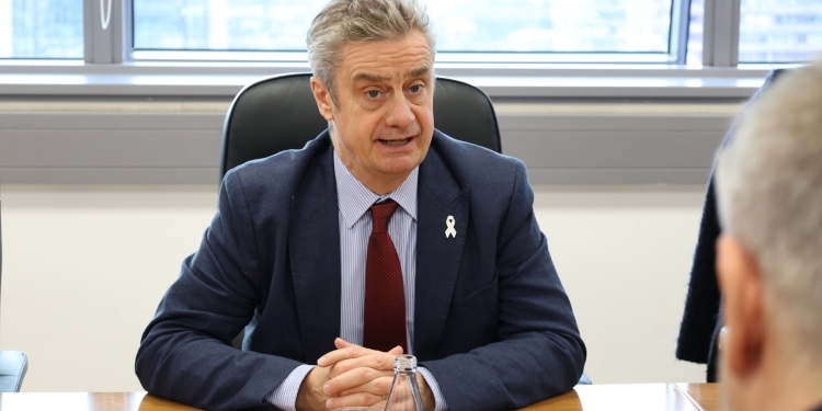 Ambasadori britanik pas dështimit të seancës: Kosova ka nevojë urgjente për Kuvend e Qeveri funksionale