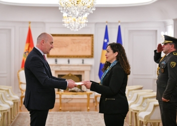 Presidentja Osmani pranoi letrat kredenciale nga ambasadori i ri i Malit të Zi, Bernard Çobaj