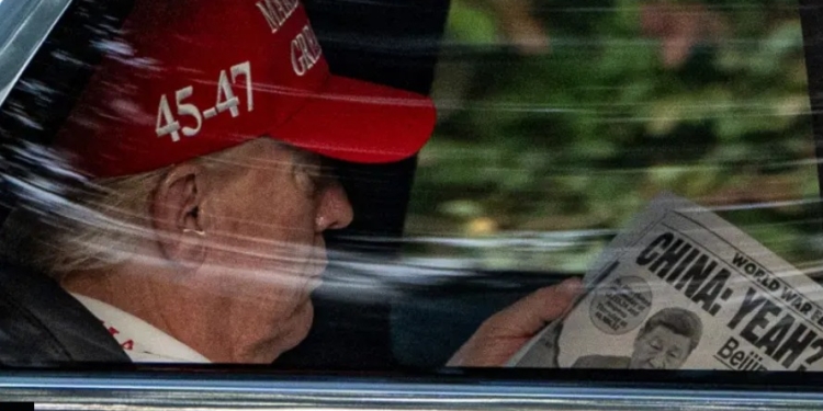 Trump kapet duke lexuar pasojat e tarifave