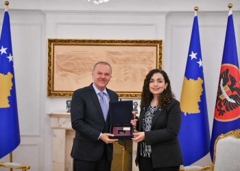 Osmani pret në takim lamtumirës ambasadorin De Riu