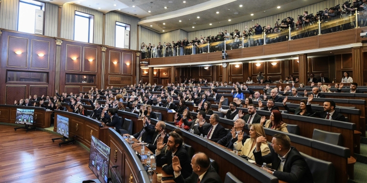 Kusari-Lila: Është shkelje nëse deputetët s’votojnë për zgjedhjen e kreut të Kuvendit