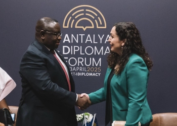 Osmani takohet me Presidentin e Sierra Leones në Antalya, diskutuan për forcimin e marrëdhënieve bilaterale