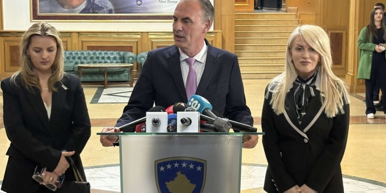 Limaj: Abstenimi është e drejta e imja