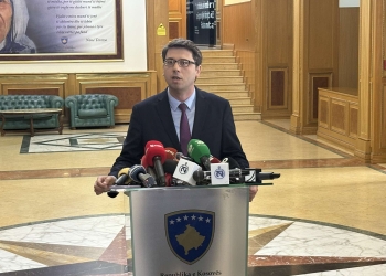 Murati: Situatë paradoksale në Kuvend, nëse opozita s’e voton kryetaren, edhe VV-ja mundet të mos i votojë nënkryetarët