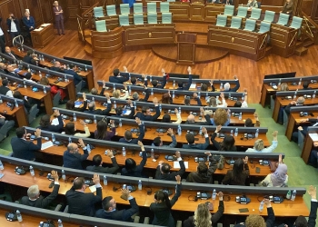 Ç’ndodhi në seancën konstituive të Kuvendit? Çka më tej?