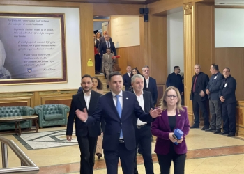 Deputetët e LDK-së arritën në Kuvend për seancën konstituive